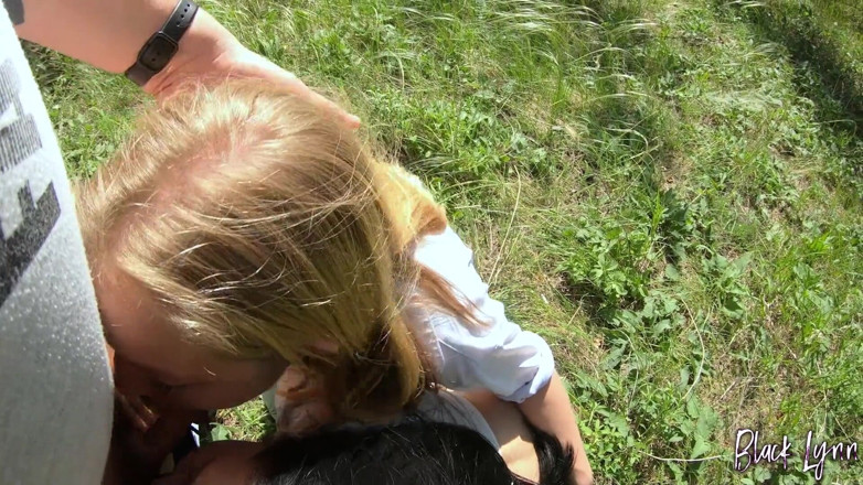 YSP Studio: Rauchende freunde lutschen schwanz zusammen - blowjob zu dritt