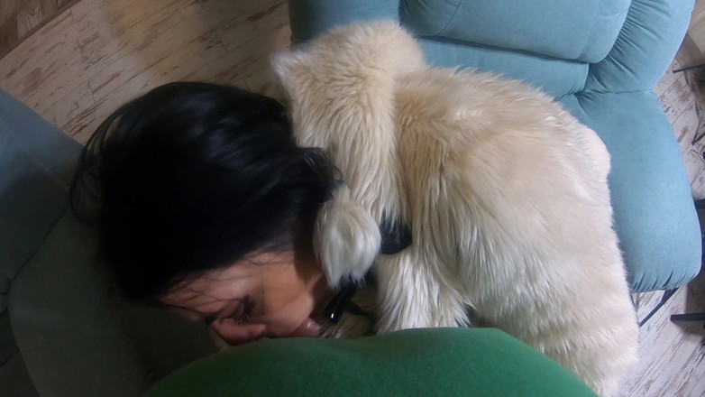 MilfyCalla: Трах в рот во время ношения белой шубы и ugg boots 208