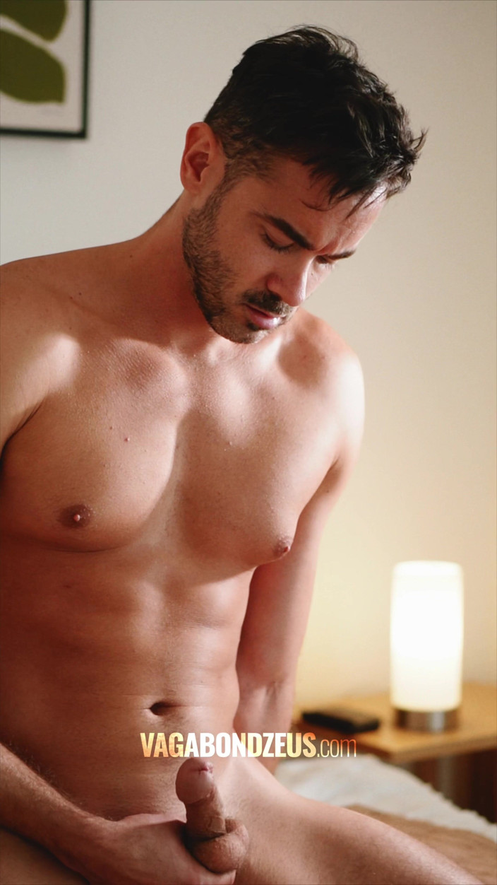 VagabondZeus - Erotic Filmmaker: Honění s velkou fontánou se spermatem