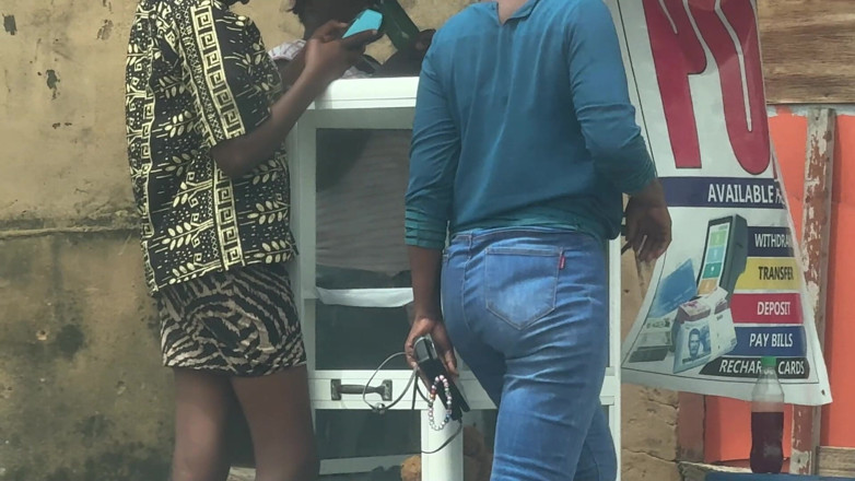 Petite Erotic Africa: Puta chica flaca en múltiples posiciones