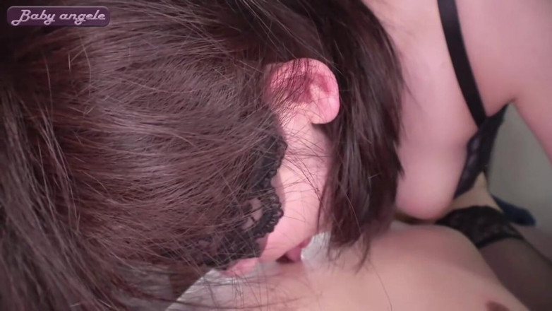 Asian happy ending: Istri elegan yang pendiam. Droop cup f bust dan menggoda...