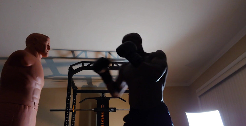 Hallelujah Johnson: Boxing cvičení svalové akce jsou popsány jako izotonické