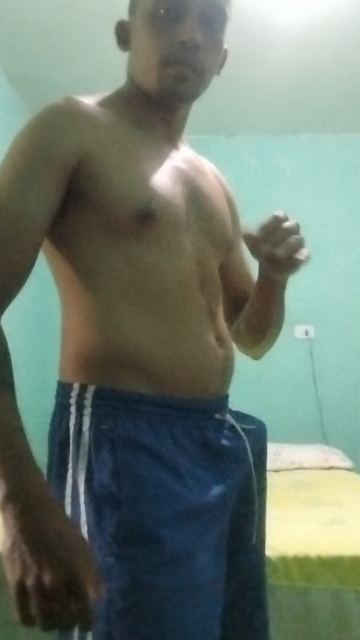 Ponte X: Un jeune homme se masturbe
