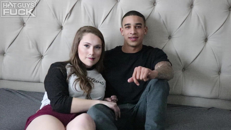 Hot Guys Fuck: C'è un enorme cazzo nel culo. Jock tatuato