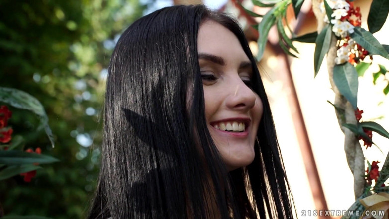 21 Sextreme: 21 SEXTREME - Crystal Greenvelle se abre de par en par...