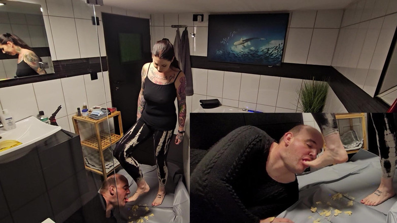 Femdom-Team-German: Nô lệ được cho ăn chuối