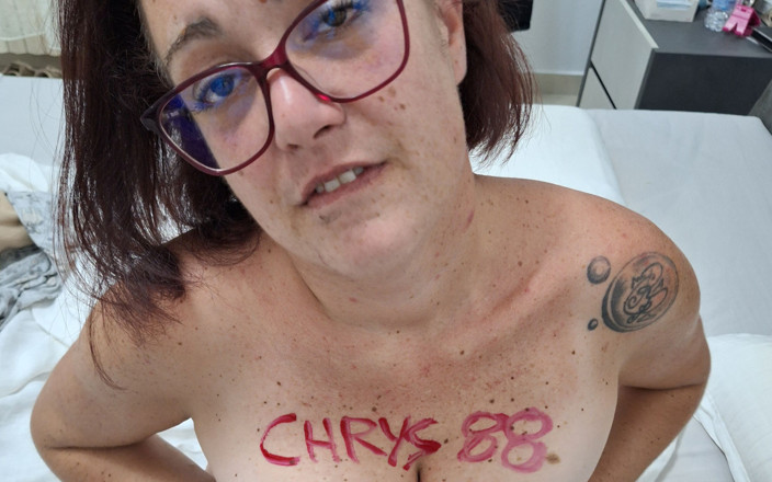 Chupita84: Chupita84 fait une dédicace et supplie pour une éjaculation