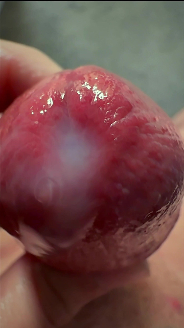NakedFoxx: Výstřik makro výstřiku. Ultra detailní ejakulace