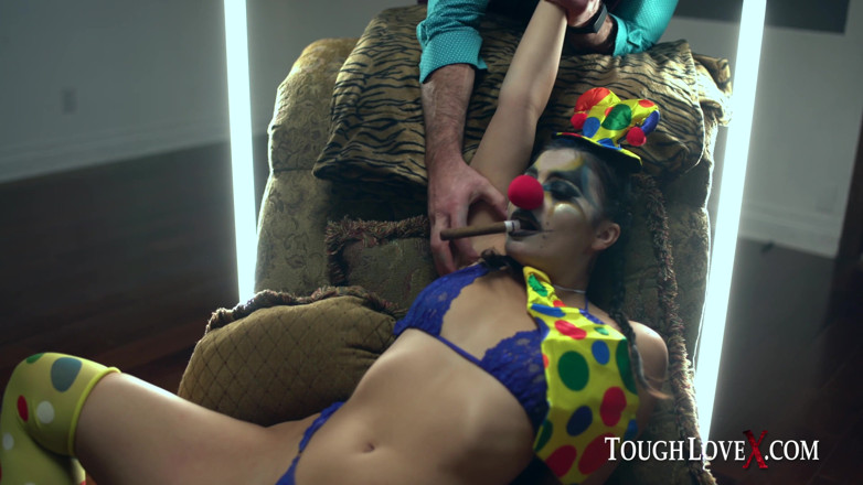 ToughLoveX: Toughlovex - Violet Starr laisse JokerX se fourrer la chatte