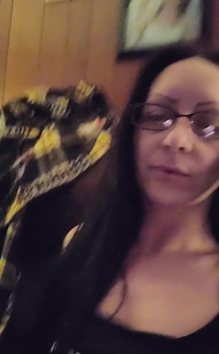 Raven Willow: 10 Juicy Farts and Special Toilet Fart