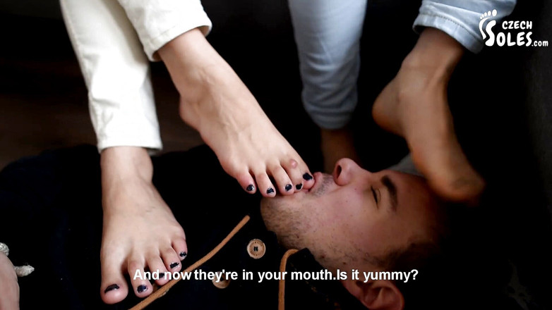 Czech Soles - foot fetish content: Miros dublu de picioare