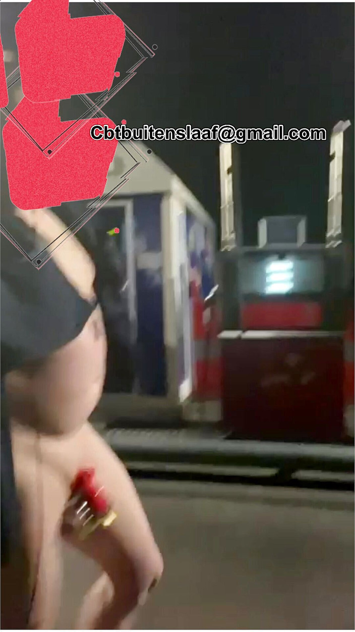 No limit cbt slave: Compilation nuda all'aperto
