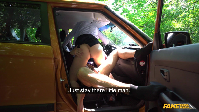 Fake Driving School: Liếm âm hộ của tôi để làm tôi bình tĩnh lại