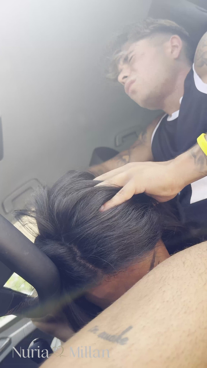 Nuria Millan: Cewek sange ini lagi asik nyepong dan ngentot kontol di...