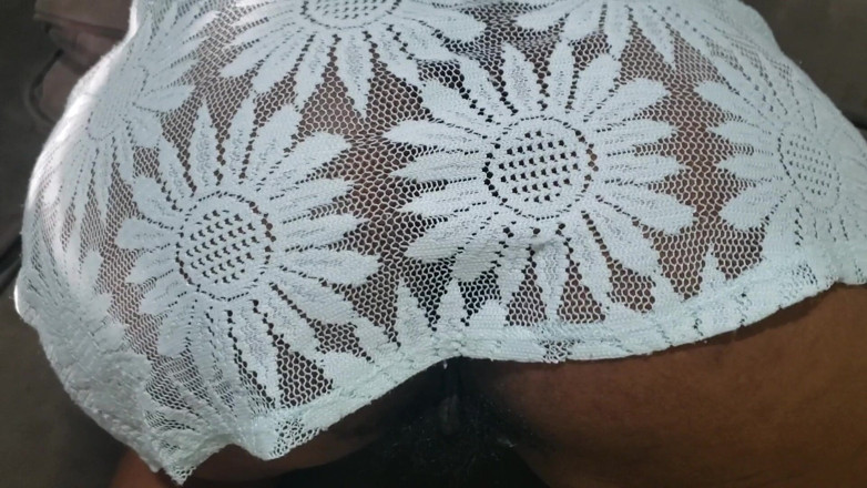 Lovemina: Alta beleza curvilínea com bunda insana quase é pega - momentos provocantes...
