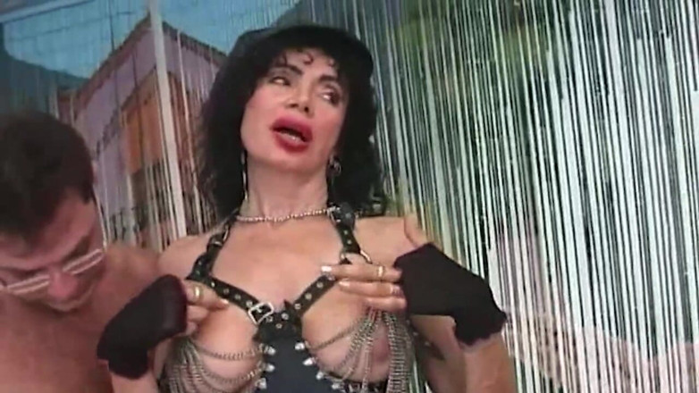 Bangora MILFs: Tante seksi dengan toket besar ini dientot habis-habisan sama kontol...