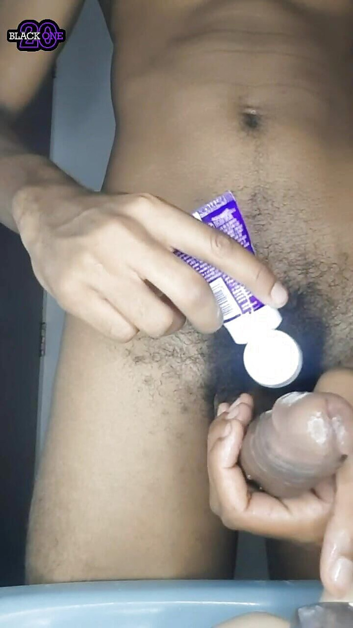 Black-2001: Der hübsche typ mit seinem schwanz nimmt ihn für dich...