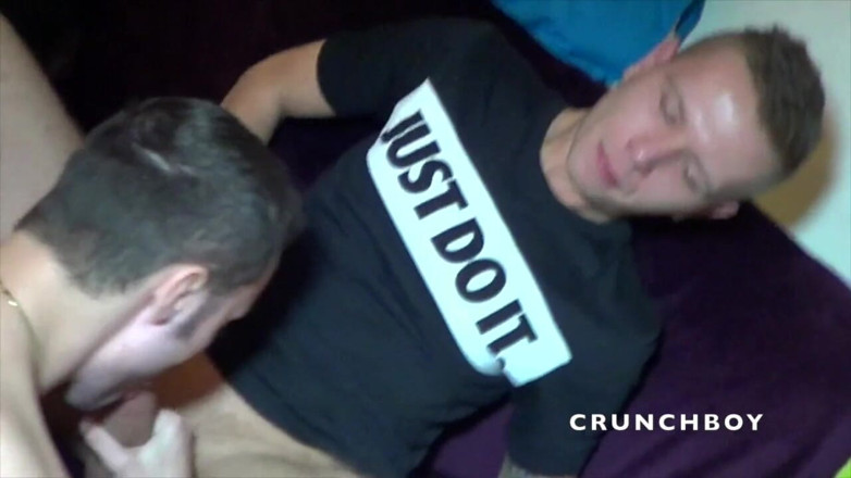 BAREBACK AND CREAMPIE CLUB: Kosmin fodida em pêlo por Oscar Wood