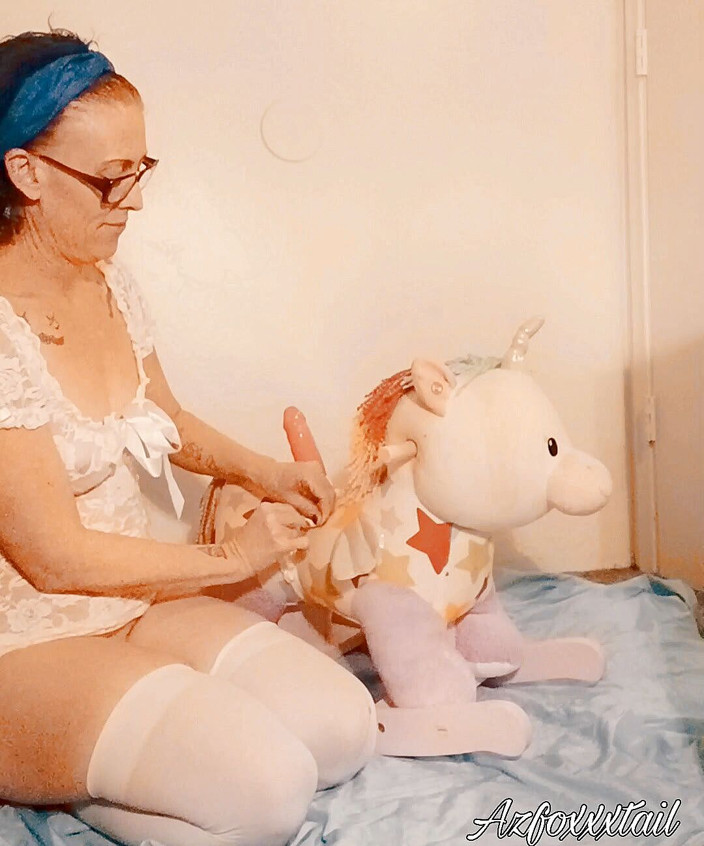 AzFoxxxTailPhelicia: Majelis unicorn 22-03-09