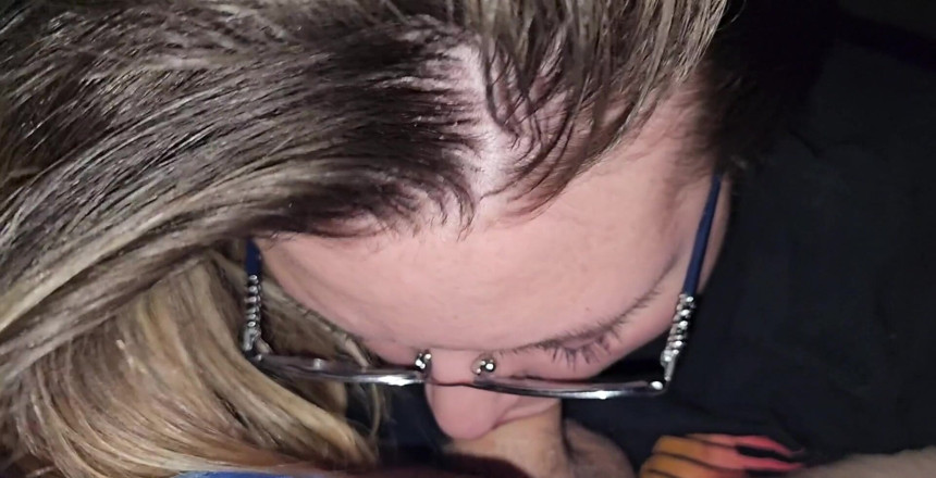 Funhousewife69: Tvrdě mě sledoval, jak chytí mě za vlasy a šuká mi...
