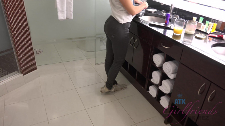 ATK Fans (Girlfriends): Vacanță virtuală cu Makenna Blue partea 1