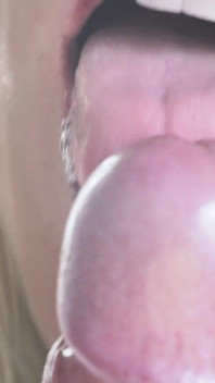 Pompino sensuale con la lingua