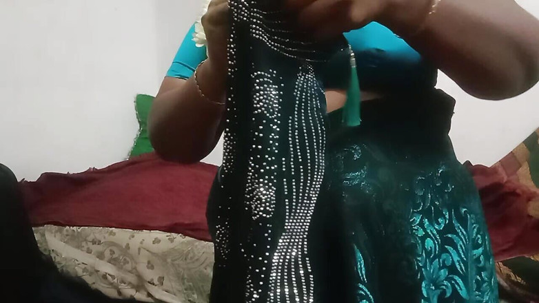 Santhi89: Mătușă fierbinte cu țâțe mari tamil