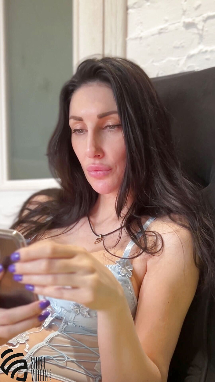 LizaVirgin: Gorąca żona zdradziła męża podczas rozmowy wideo