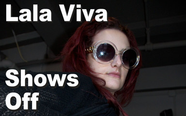 Edge Interactive Publishing: Lala Viva mostra suas tatuagens