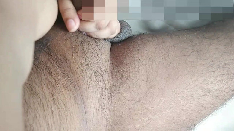 Jesmin18: Bhabi seksi menunggang batang keras saya selepas blowjob