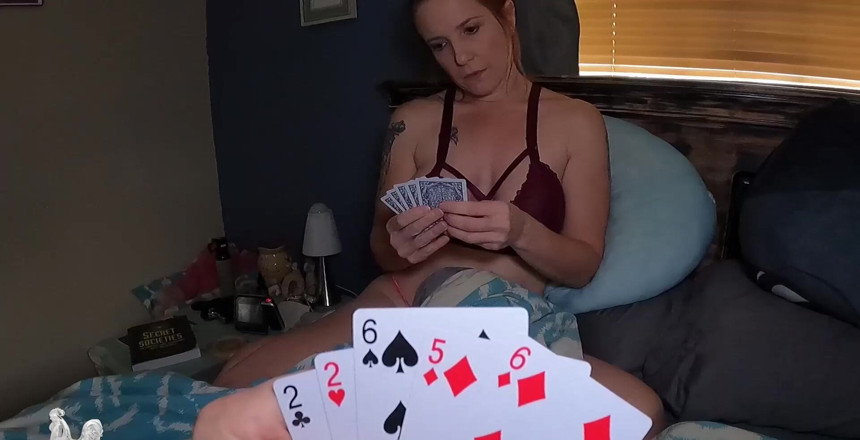 Jane Cane: Esta escena es de strip poker con mi madrastra ... si...