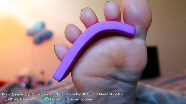 Dr. Foot Queen Goddess: Nail painting (grau) vollversion