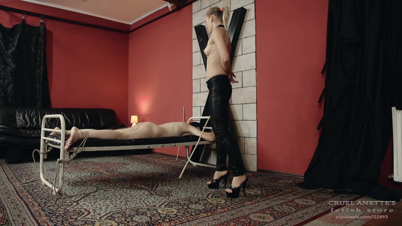 Cruel Anettes fetish world: Dikke zweepslagen