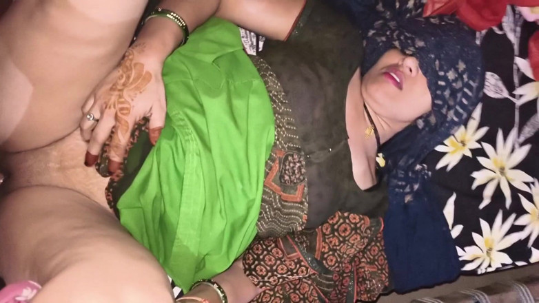 Village studio: Sora vitregă Desi futai dur cu fratele ei vitreg când...