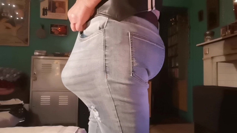 Monster_Meat_: Непристойний jeansbulge