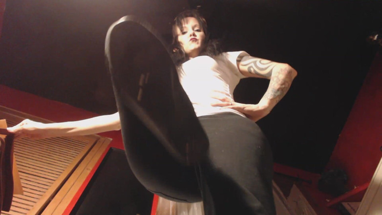 PandoraSG: Gothic foot stomping 1 - straffetisj