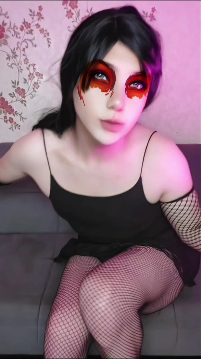 Kitty_Cross: 지글지글 고스 바이브: 내 가장 대담한 크로스드레스 룩!