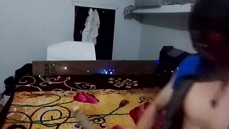 Thakursammy: Punjabi garoto se masturbando depois que sua namorada diz que...