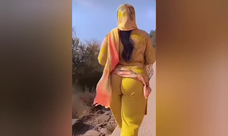 Abida sexy: Une tatie sexy séduit un jeune garçon pakistanais