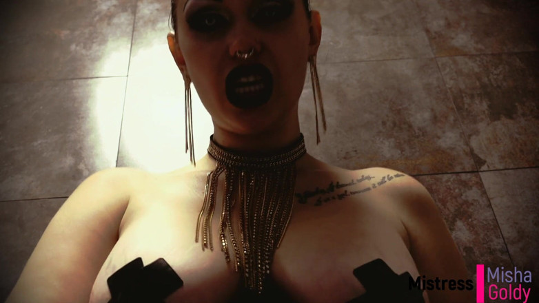 Goddess Misha Goldy: Vorzeitiger cumer schluckt lebendig nach schnellem fick mit dementlichkeit!