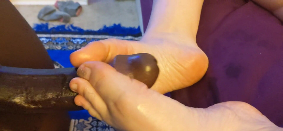 TheDarkDirector: Mmm 更多足交乐趣！3种不同的视角和足交视频