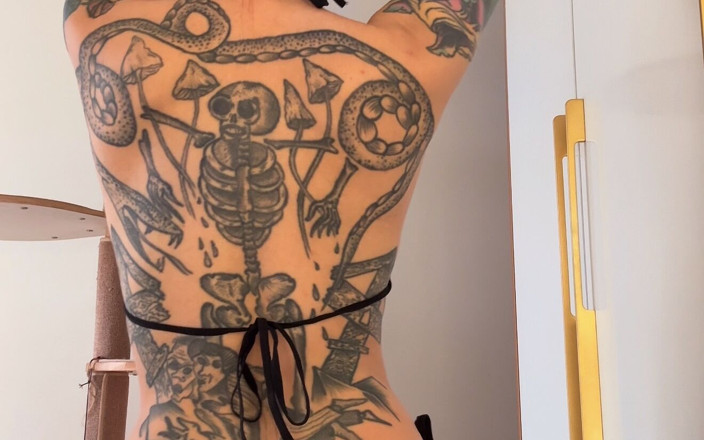 TattoedGirl666: Милашка В Новом Белье