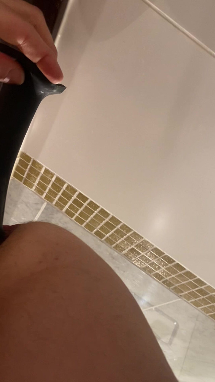 FlowingSpring247: Röda latexstrumpor Dildo onani