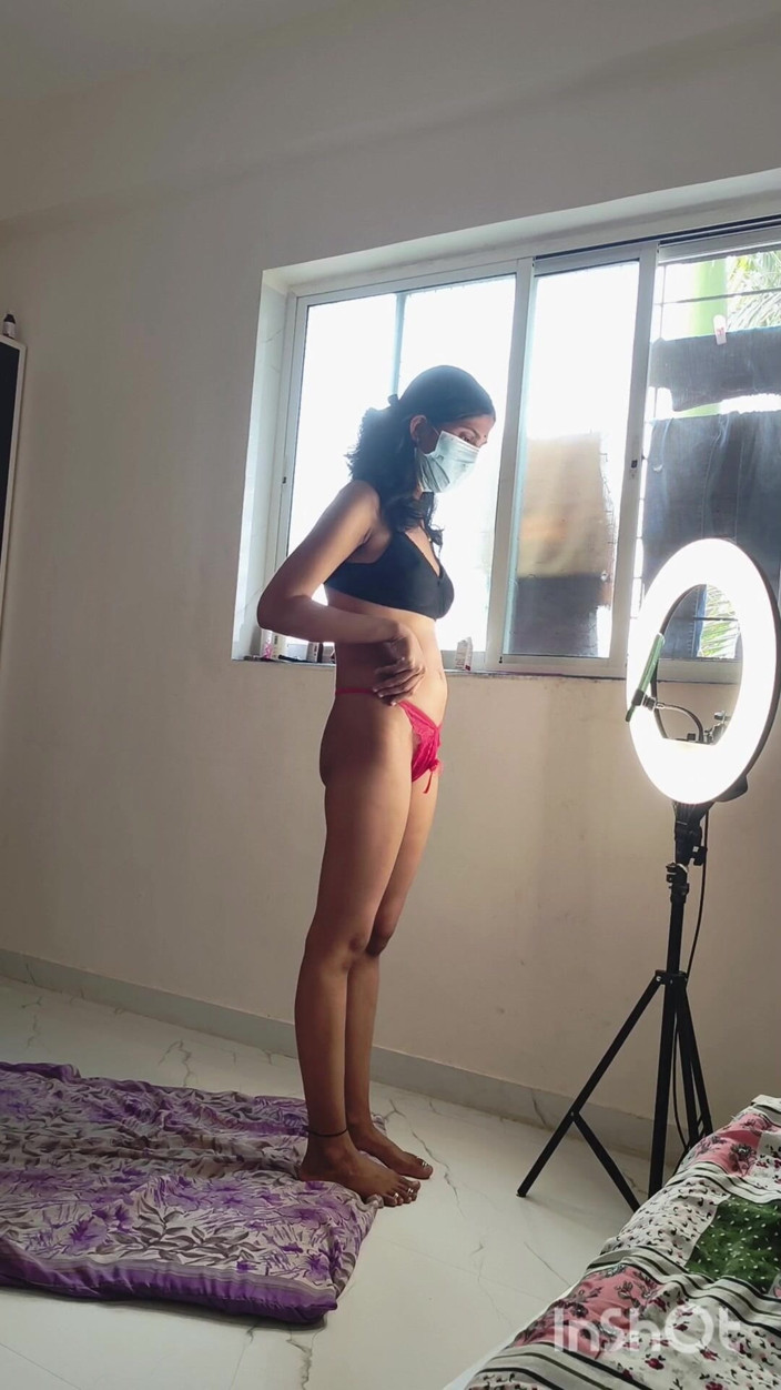 Desishycouple: La Sexy Bhabhi Shivani Fait En Direct.