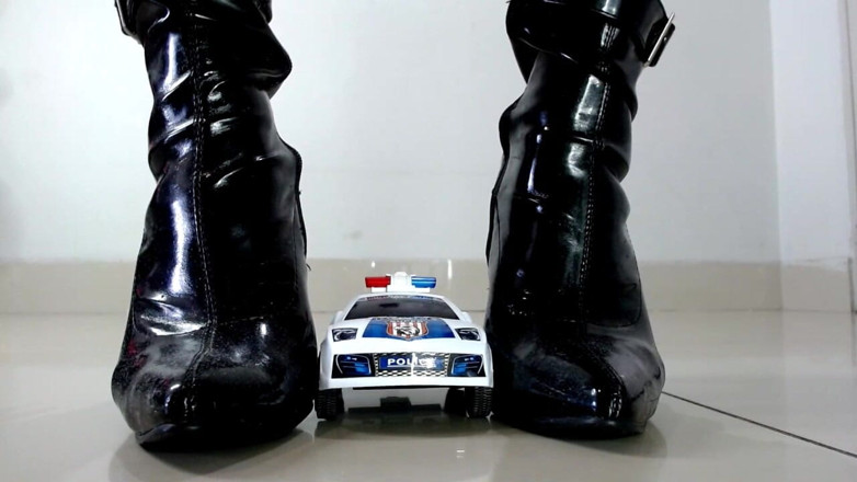 Maeling: Pantat kosme raksasa cewek domisili ini dientot habis-habisan sama polisi...