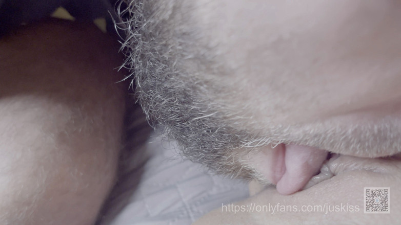 Horny_Ju: Мій коханець любить лизати мою солодку пизду