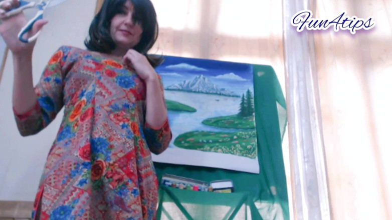 Bolly Karma: Ela rasga seu vestido sexy