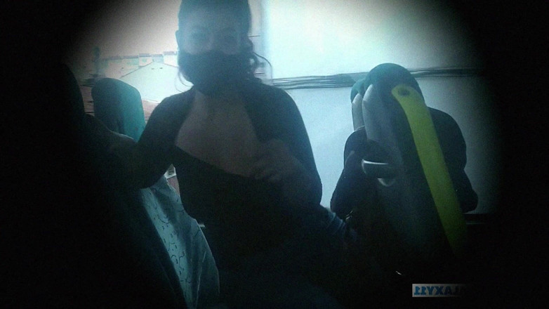 DragonGalaxy11: Nous avons failli nous faire surprendre dans le bus en...