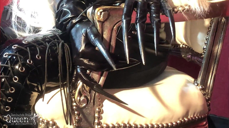 Dominatrix Frida: 女主人fryada穿着乳胶紧身连衣裤 - 紧身胸衣 - 芭蕾靴 - 长指甲