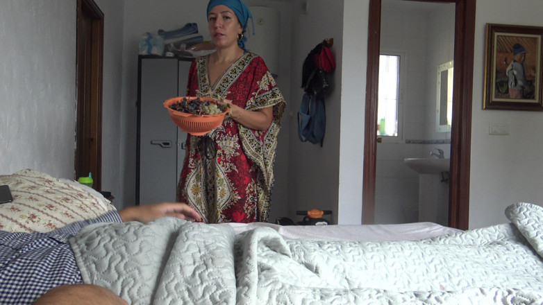 Souzan Halabi: Une femme de ménage kurde mariée laisse un touriste éjaculer dans...